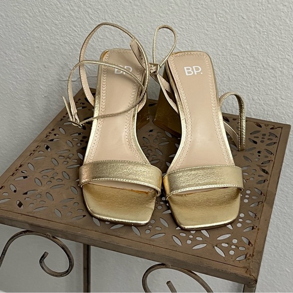 BP | Women’s Sz 6 Parrker Gold Strappy Block Heel Sandals NWOB - Picture 1 of 7